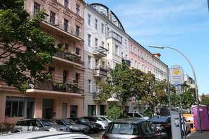 "Freie, unsanierte Altbauwohnung mit abgezogenen Dielen am Rudolph-Wilde-Park in Schöneberg" – Koburger Straße 14, 10825 Schöneberg, Berlin – Vorschaubild 2