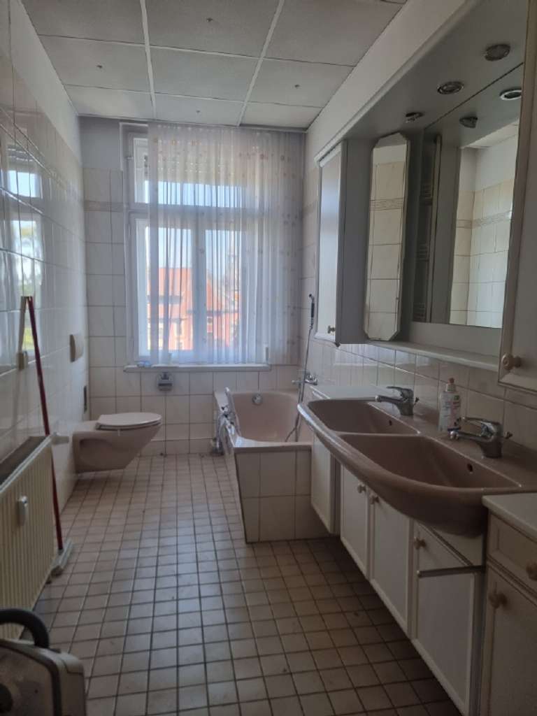 Immobilie in Neukirchen/Pleiße - Repräsentative Villa in schöner Randlage von Crimmitschau! - Bild 4