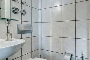 Möbliert: Zentrale Lage: moderne 2-Zimmer Wohnung  – Die vollständige Adresse der Immobilie erhältst du vom Anbieter., 80798 Josephsplatz, München – Vorschaubild 8