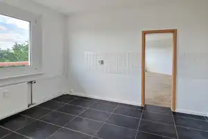 Helle 3-Zimmer-Wohnung mit Balkon und Dusche – Ideal für kleine Familien + *2 NKM geschenkt* – Wegastraße 26, 4205 Leipzig – Vorschaubild 7