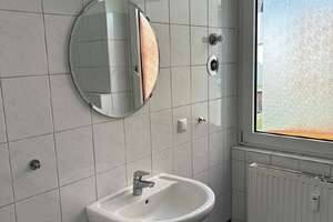 2-Zimmer Wohnung mit EBK, Balkon und Stellplatz im hübschen Altbau in Leverkusen-Wiesdorf – Lichstraße 15, 51373 Wiesdorf, Leverkusen – Vorschaubild 7