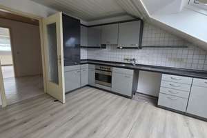 Helle und gut geschnittene DG (84 m², 4 Zimmer) in ruhiger Wohnlage – Regensburg (Keilberg) – Die vollständige Adresse der Immobilie erhältst du vom Anbieter., 93055 Brandlberg-Keilberg, Regensburg – Vorschaubild 4