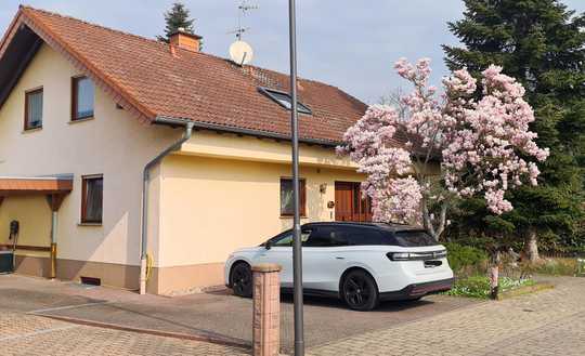 Einfamilienhaus mit 5 Zimmern in Lachen-Speyerdorf,                   Einliegerwohnung im DG möglich