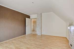 RESERVIERT: Gemütlich leben: Modernisiertes Einfamilienhaus mit Garten und Kamin – Schulstraße 1, 50374 Erftstadt – Vorschaubild 5