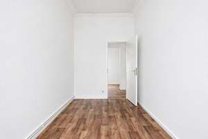 Bezugsfreie 4-Zimmer Wohnung / Altbau / Balkon / 1. OG – Große Seestraße 18, 13086 Weißensee, Berlin – Vorschaubild 6
