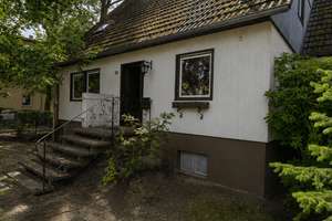 Träume verwirklichen: Unweit Krumme Lanke – Charmante Doppelhaushälfte mit Garten und Potential – Die vollständige Adresse der Immobilie erhältst du vom Anbieter., 14163 Zehlendorf, Berlin – Vorschaubild 2