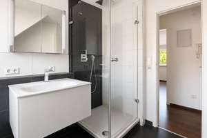 Charmante 3-Zimmer-Dachgeschosswohnung mit traumhafter Aussicht über Uhlbach – 70329 Uhlbach, Stuttgart – Vorschaubild 7