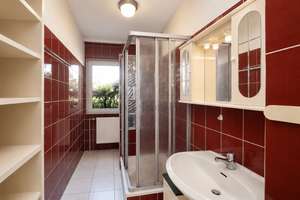 Platz für alle: Großzügiges Zweifamilienhaus mit herrlichem Garten, Carport und Bauerwartungsland..! – Die vollständige Adresse der Immobilie erhältst du vom Anbieter., 22457 Schnelsen, Hamburg – Vorschaubild 12