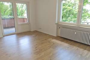 Renovierte 3-Zimmer-Wohnung mit Balkon zu vermieten!