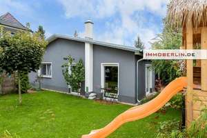 IMMOBERLIN.DE - Exzellenter Bungalow mit Ausbaupotential in wohnlicher Familienlage – Die vollständige Adresse der Immobilie erhältst du vom Anbieter., 12623 Mahlsdorf, Berlin – Vorschaubild 1