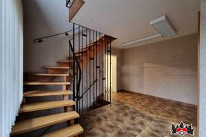 Zentrales 2-Familienhaus mit 3 Garagen und PV-Anlage – Die vollständige Adresse der Immobilie erhältst du vom Anbieter., 78739 Hardt – Vorschaubild 6