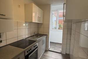 Helle 3-Zimmer-Whg., zentral, gepflegt mit Veranda+ Terrasse zum draußen sitzen – Silvrettastr. 46, 70327 Untertürkheim (Ortsteil), Stuttgart – Vorschaubild 3
