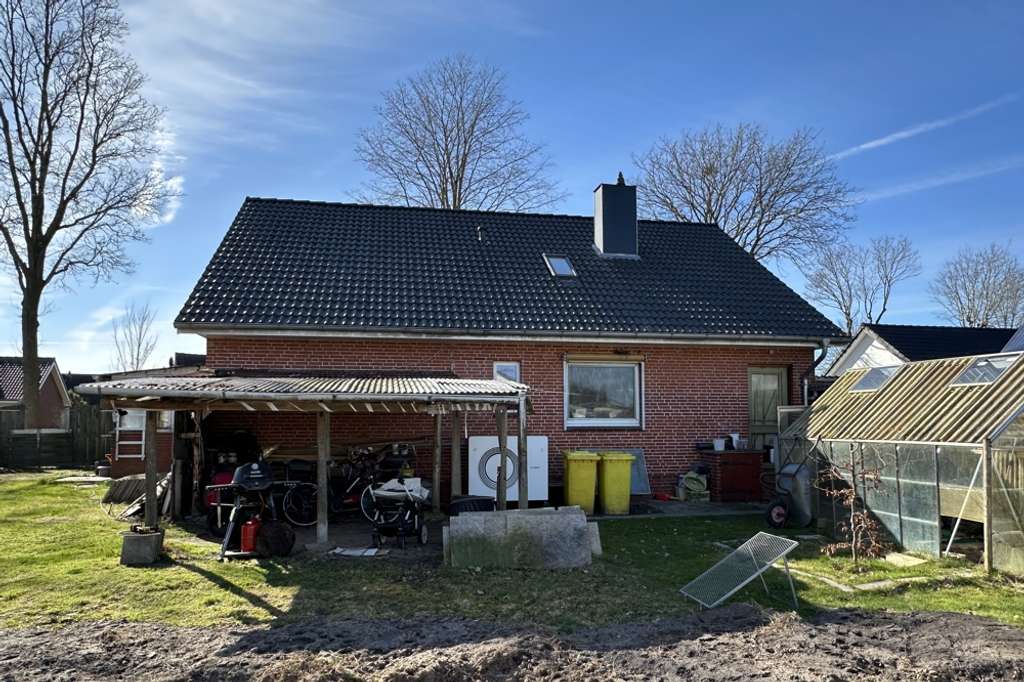 Immobilie in Stadum - Gute energetische Werte, neue Heizung, Modernisierung notwendig! 
Einfamilienhaus in Stadum - Bild 2