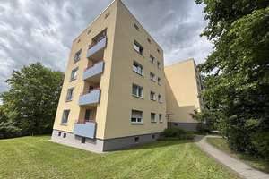 Familienfreundliche 4-Zimmer-Wohnung mit Balkon und Waschmaschinenanschluss in der Wohnung – Einhardstraße 39, 36039 Fulda – Vorschaubild 2