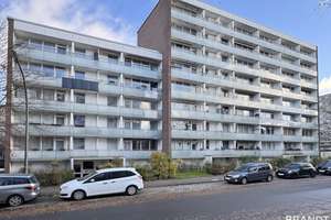Helle 2-Zi.-Eigentumswohnung / 50 m². Mit Stellplatz, Fahrstuhl und Balkon in Hamburg-Bramfeld!
