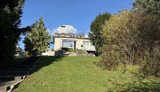 Bild von Saniertes Einfamilienhaus in wunderschöner Lage mit sehr großem Grundstück