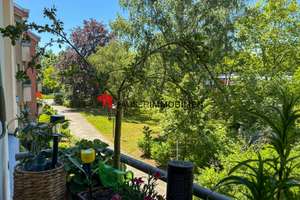 FAMILIENGLÜCK MIT VIEL PLATZ ZUM LEBEN - 4 ZIMMER, BALKON, UND GRÜNE UMGEBUNG