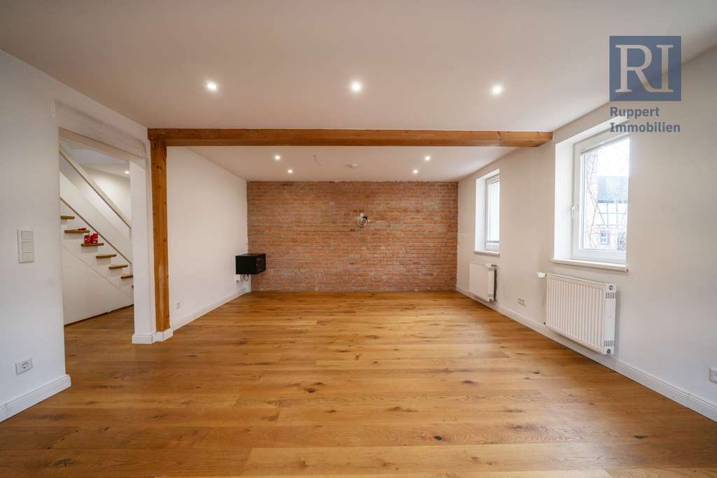 Immobilie in Giebelstadt - Modernisiertes Einfamilienhaus mit Scheune - Bild 3