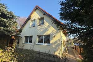 Einfamilienhaus mit Gäste-Bungalow & Teilungspotenzial: Wohnen und Vermieten in Berlin – Die vollständige Adresse der Immobilie erhältst du vom Anbieter., 13089 Heinersdorf, Berlin – Vorschaubild 2