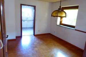 2-3 Familienhaus (8 Zi.) mit PV-Anlage, Klimaanlage, 3 Einzelgaragen, gr. Garten für 749.000,-- € – Die vollständige Adresse der Immobilie erhältst du vom Anbieter., 71691 Freiberg am Neckar – Vorschaubild 5