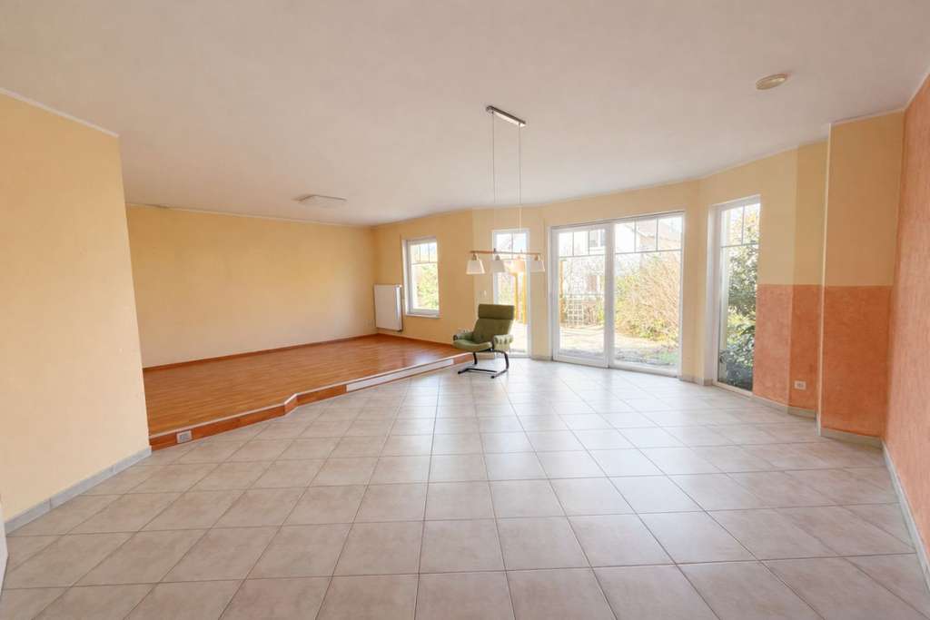 Immobilie in Amt Wachsenburg - Amt Wachsenburg: Mehrgenerationenhaus oder Wohn- und Geschäftshaus mit vielfältigen Möglichkeiten - Bild 1