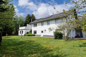 Top! Mehrgenerationen-Anwesen mit DO-Garage in Burbach-Holzhausen – Lahn-Dill-Kreis – Vorschaubild 3