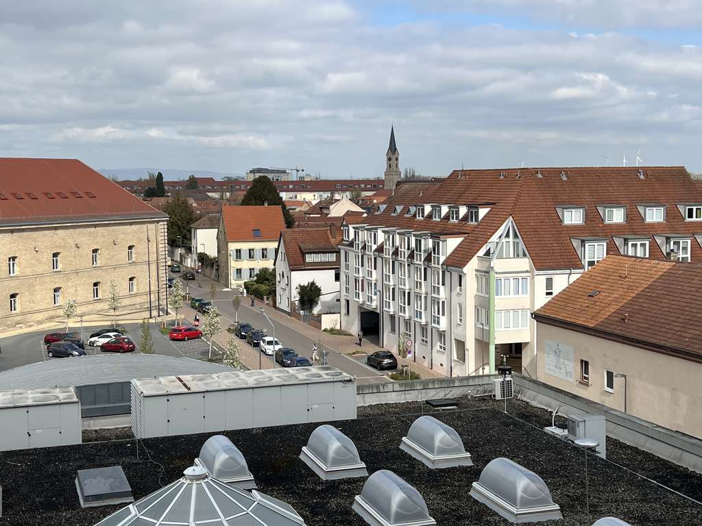 Immobilie in Germersheim - Interessante Kapitalanlage: geräumige 1 Zimmer - Wohnung mit herrlichem Fernblick über Germersheim! - Bild 4