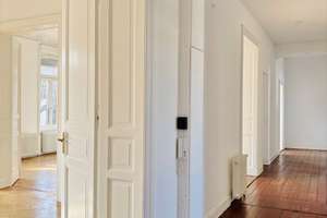 Großzügige Altbauwohnung im beliebten Rheingauviertel! – Die vollständige Adresse der Immobilie erhältst du vom Anbieter., 65197 Rheingauviertel / Hollerborn, Wiesbaden – Vorschaubild 2