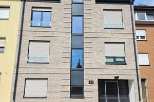 Moderne 2-Zimmer-Wohnung mit Balkon, Einbauküche und Stellplatz