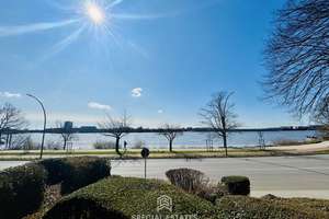 Traumhafte 2-Zimmerwohnung in Nienstedten mit direktem Elbblick und großer Terrasse!
