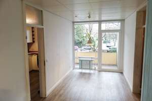 Geschmackvolle Wohnung mit drei Zimmern sowie zwei Balkonen und Einbauküche in Köln - Junkersdorf – Stüttgerhofweg 5, 50858 Junkersdorf, Köln – Vorschaubild 8