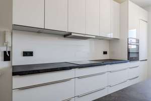 Sonnenbalkon trifft Kudamm-Blick - Hochwertig modernisierte 4 Zimmerwohnung ! – Sybelstraße 56, 10629 Charlottenburg, Berlin – Vorschaubild 20