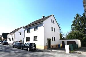 **** Klassisches Ein- bis Zweifamilienhaus in ruhiger Lage von Solingen-Ohligs... **** – Die vollständige Adresse der Immobilie erhältst du vom Anbieter., 42699 Ohligs/Aufderhöhe/Merscheid, Solingen – Vorschaubild 2