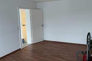 Zuhause mit vier Zimmern und sonnigem West-Balkon und Stellplatz – Die vollständige Adresse der Immobilie erhältst du vom Anbieter., 70825 Korntal-Münchingen – Vorschaubild 3