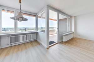 Ihr Zuhause mit Aussicht: 3,5-Zimmerwohnung im 18. OG mit Loggia und großzügigem Lichteinfall – 70599 Asemwald, Stuttgart – Vorschaubild 8