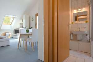 Charmante möblierte DG-Wohnung mit Internet und TG-Stellplatz in Stuttgart Birkach – Die vollständige Adresse der Immobilie erhältst du vom Anbieter., 70599 Birkach-Süd, Stuttgart – Vorschaubild 17