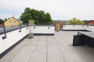 Neuwertige 2 Zimmer-Penthouse-Wohnung mit großer Dachterrasse – Die vollständige Adresse der Immobilie erhältst du vom Anbieter., 94315 Kernstadt, Straubing – Vorschaubild 3