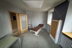 Repräsentatives Mehrfamilienhaus mit vielseitigen Nutzungsmöglichkeiten – Dr.-Gäch-Straße 2, 94374 Schwarzach – Vorschaubild 6