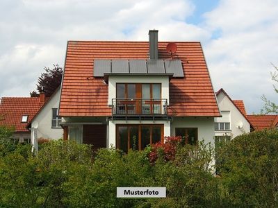 Wochenendhäuschen mit überdachter Terrasse