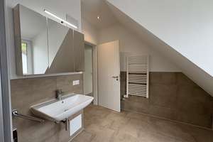 Lichtdurchflutete Dachgeschosswohnung mit sonniger Dachterrasse – Vogesenstr 15c, 81825 Waldtrudering, München – Vorschaubild 25