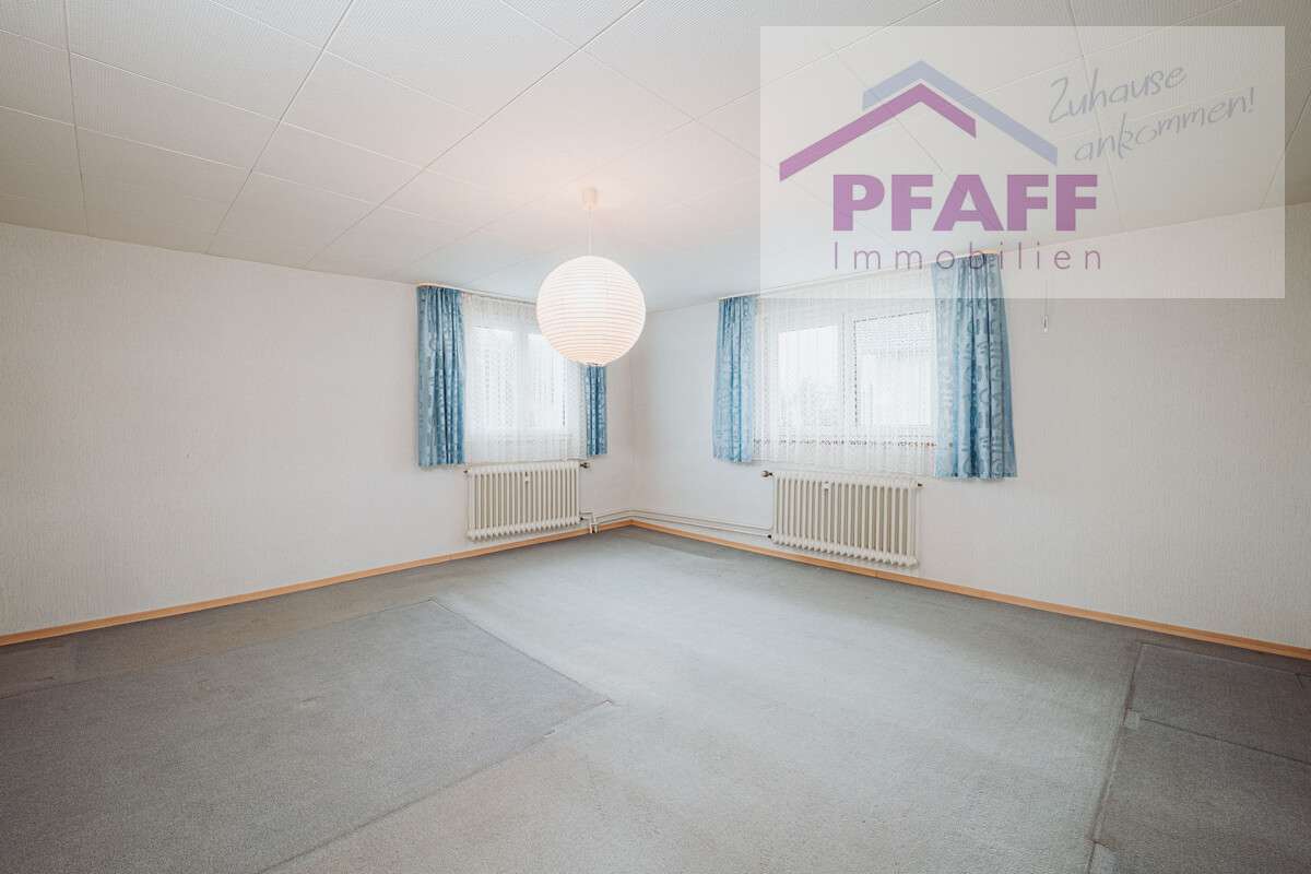 Immobilie in Radolfzell am Bodensee - Zuhause ankommen in Böhringen! Sanierungsbedürftige Doppelhaushälfte in guter Lage mit Potential - Bild 0