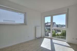 LICHTDURCHFLUTETE MODERNE DOPPELHAUSHÄLFTE MIT 5,5 ZI., SONNENTERRASSE UND CARPORT (KFW 55) – Die vollständige Adresse der Immobilie erhältst du vom Anbieter., 74232 Abstatt – Vorschaubild 13