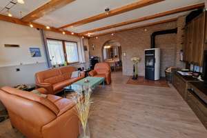 Wohnen wie im Park!
Tolles Landhaus
+ 4 Nebengebäude
+ PV-Anlage u. Fernwärme
+ Bezugsfrei in Kü – Die vollständige Adresse der Immobilie erhältst du vom Anbieter., 95473 Creußen – Vorschaubild 20