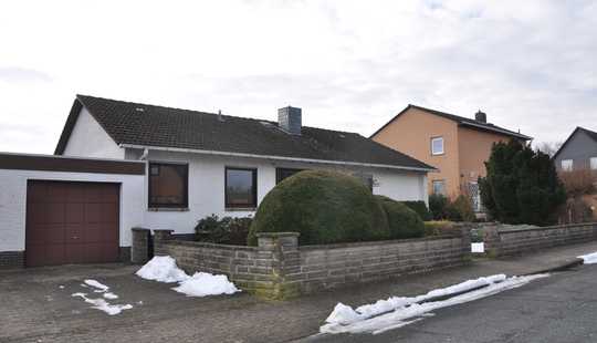 Bild von Bungalow mit Vollkeller, Garage und großem Garten in Ilsede-Ölsburg