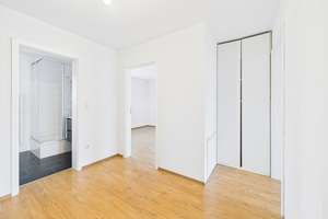 Zum Eigennutz verfügbar:
Attraktive, großzügige Doppelhaushälfte in Westerham
- Idyllische Lage – Die vollständige Adresse der Immobilie erhältst du vom Anbieter., 83620 Feldkirchen-Westerham – Vorschaubild 17