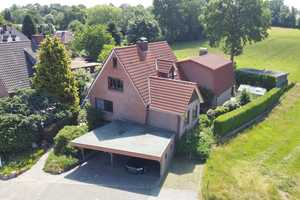 Großzügiges Zweifamilienhaus mit Feldrandlage in Wakendorf II – Wakendorf II, Segeberg (Kreis), 24558 Segeberg (Kreis) – Vorschaubild 1