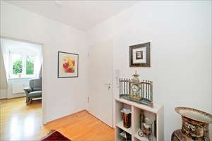 Dachgeschosswohnung mit Balkon und TG-Stellplatz – Gepflegte Kapitalanlage in München-Forstenried – Karl-Valentin-Str. 44, 81476 Forstenried, München – Vorschaubild 8