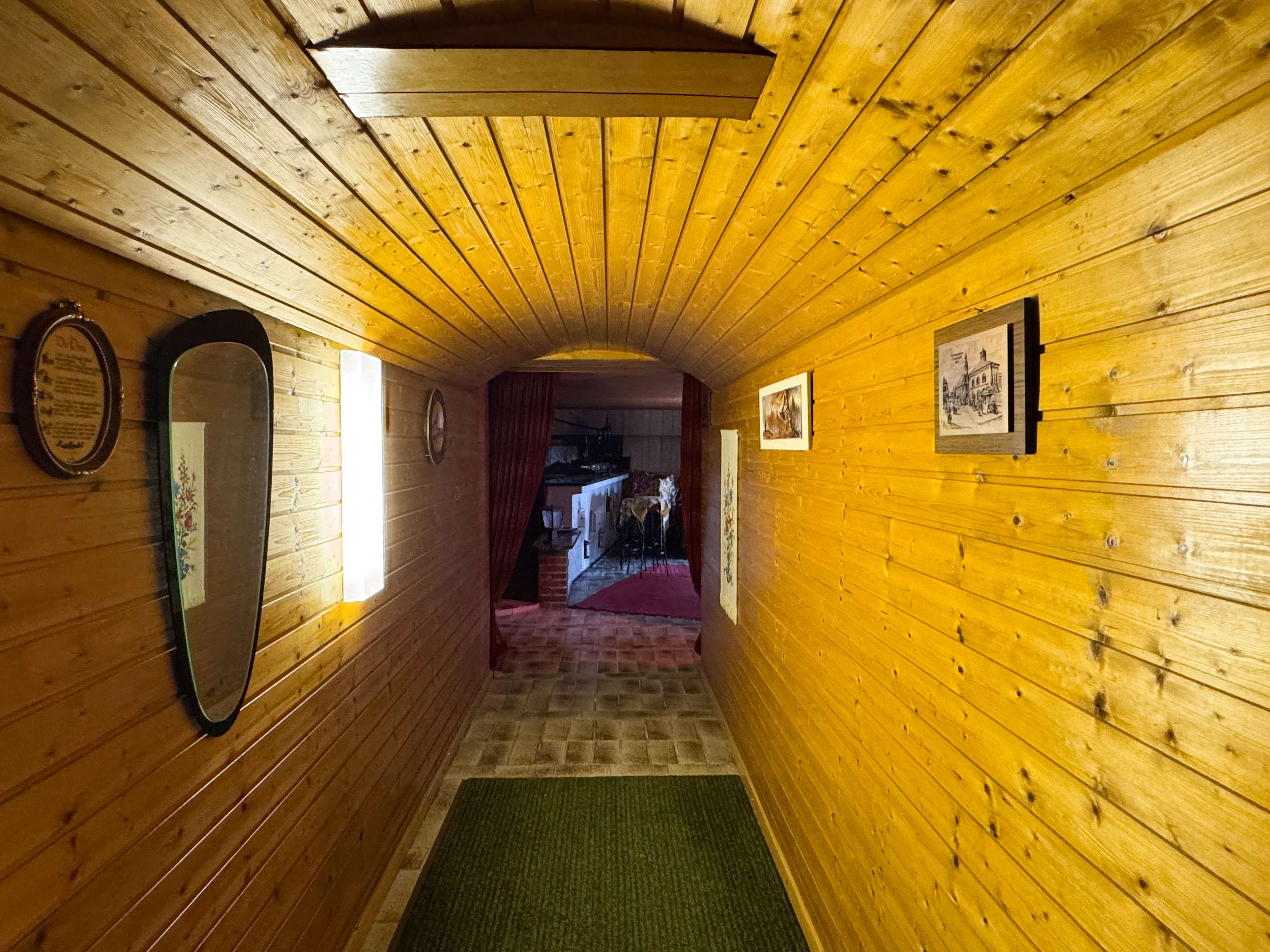 Immobilie in Riedstadt - Großzügiges und gepflegtes Zweifamilienhaus mit Garten, Terrasse, und Garagen sowie Ausbaupotenzial - Bild 0