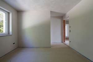 Topmoderne Balkonwohnung mit zwei TG-Stellplätzen + KfW40 QNG – Am-hohen-Weg 8, 86676 Ehekirchen – Vorschaubild 4