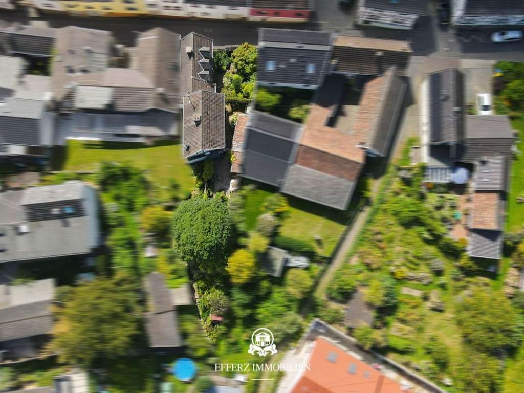 Immobilie in Remagen - Zeitlose Eleganz: Denkmalgeschütztes Fachwerkjuwel in Split-Level-Architektur! - Bild 1